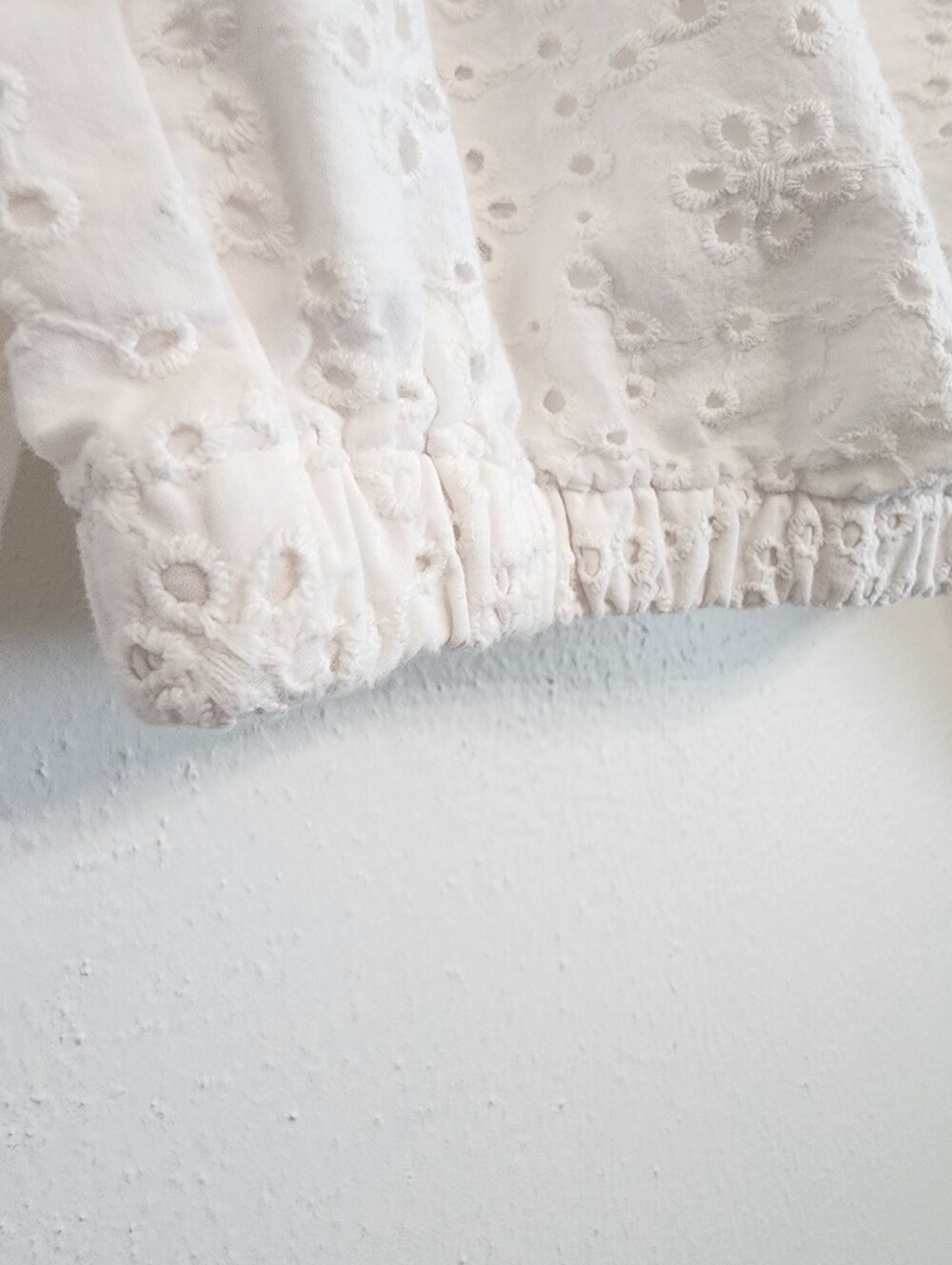 White Eyelet Crop Top Boho Festival Floral Off The Shoulder Blouse Size 6 Venus - Picture 4 of 12
